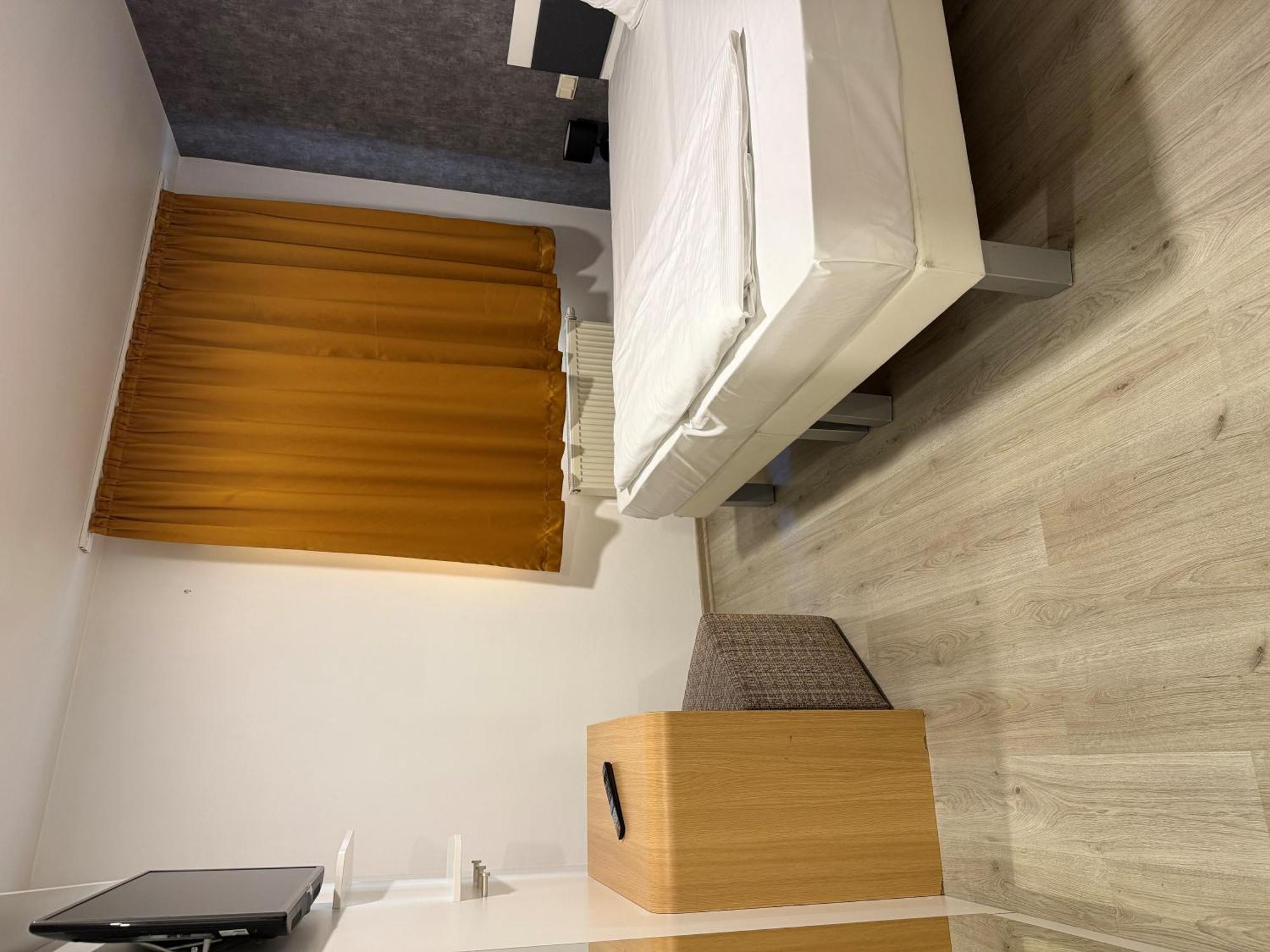 Hotel Eurocity Bruchkobel Bagian luar foto