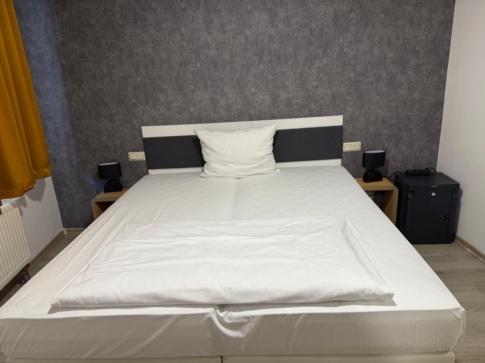 Hotel Eurocity Bruchkobel Bagian luar foto