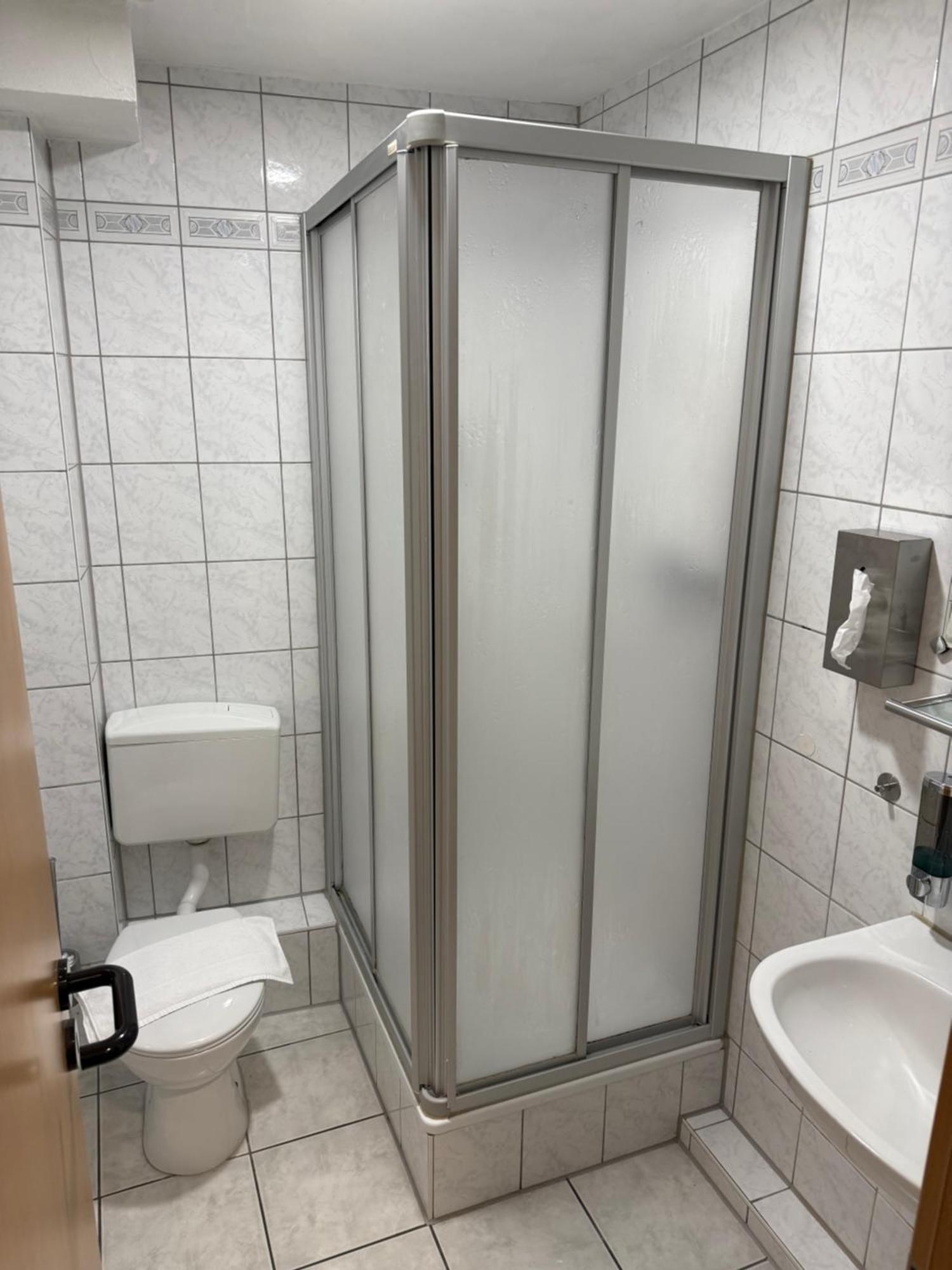 Hotel Eurocity Bruchkobel Bagian luar foto